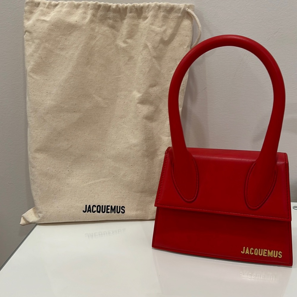 Red Moyen Jacquemus bag